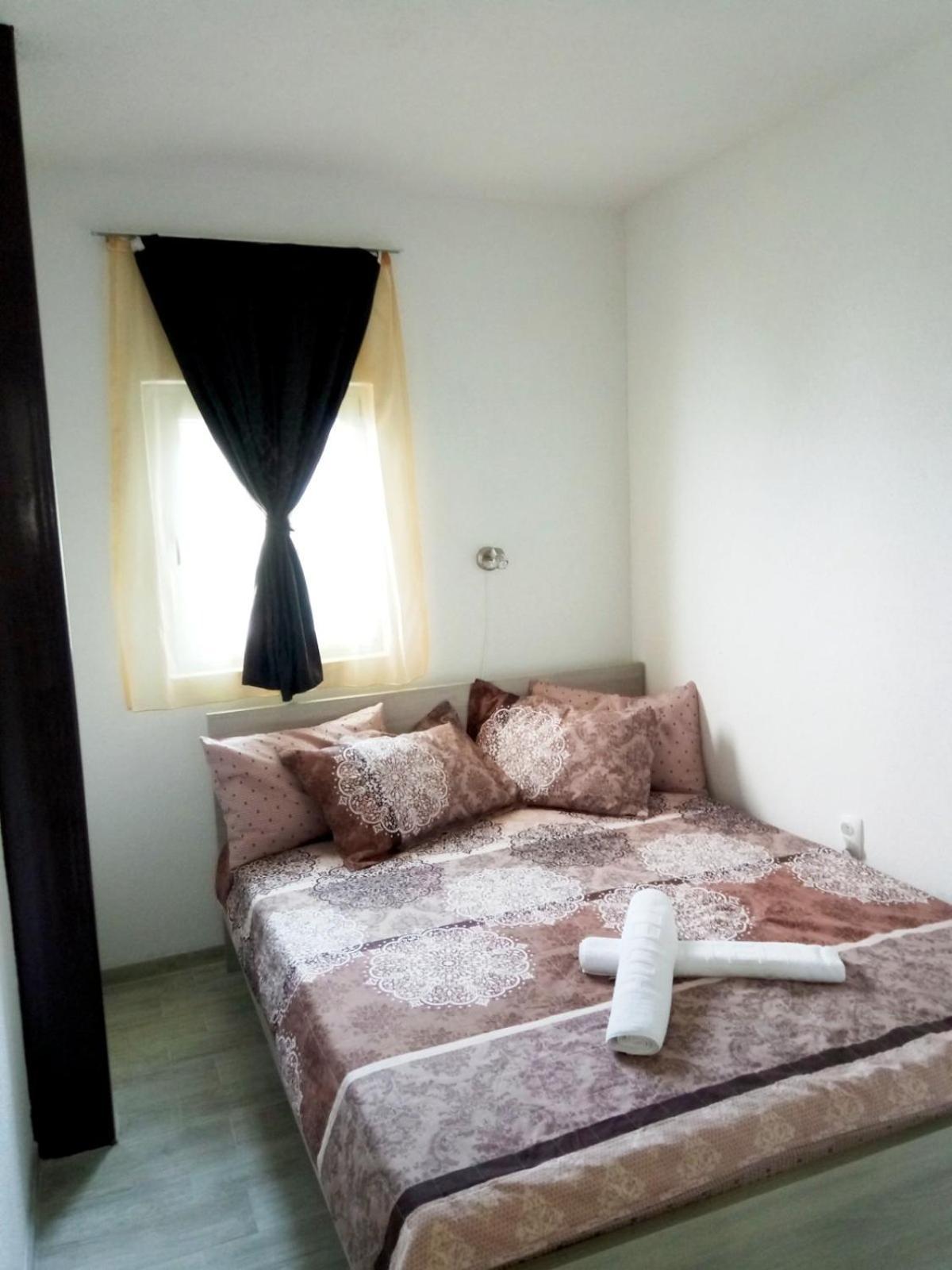 סטרוגה Royal View Apartments מראה חיצוני תמונה