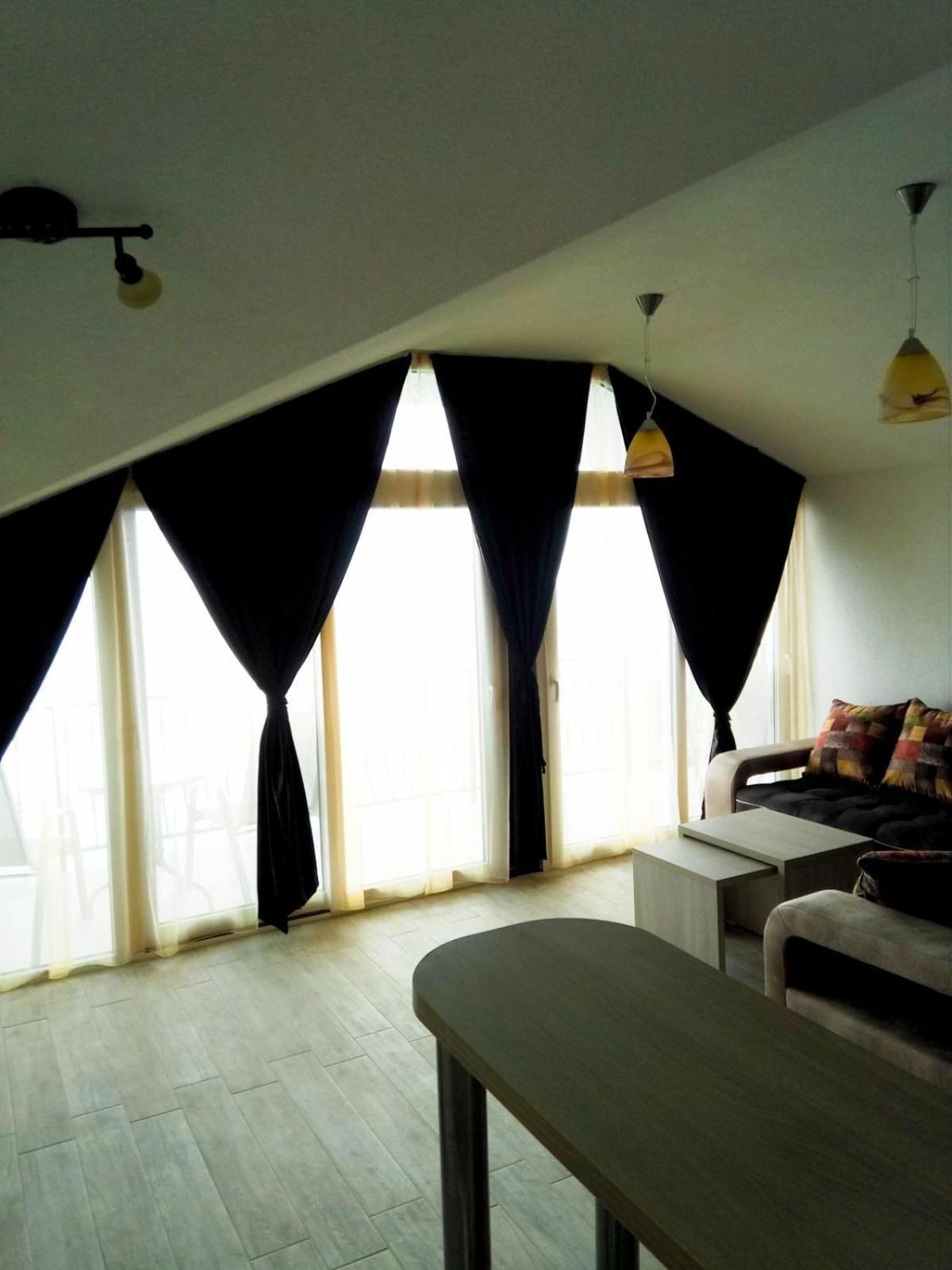 סטרוגה Royal View Apartments מראה חיצוני תמונה