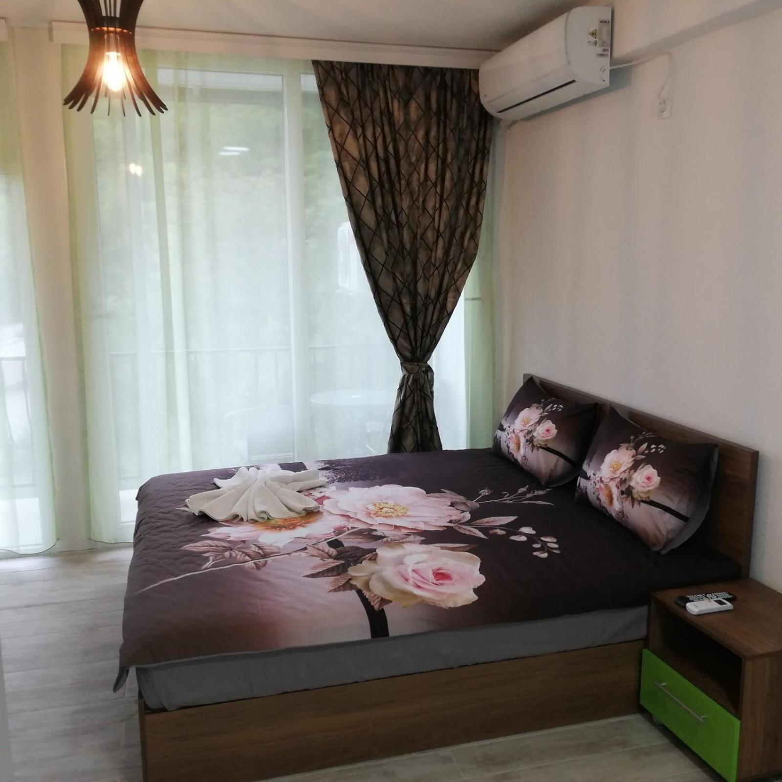סטרוגה Royal View Apartments מראה חיצוני תמונה